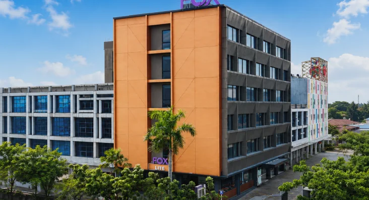FOX Lite hotel building finished with VK architectural coatings
